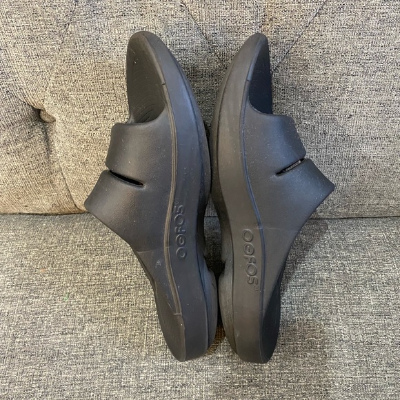 OOFOS OOahh Men's Classic Black Slide Sandals - Picture 5 of 8